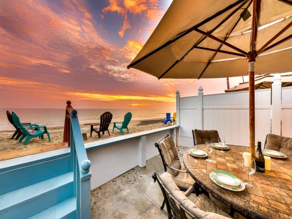 On Beach 2 Bedroom Vacation Condo in Capistrano Beach