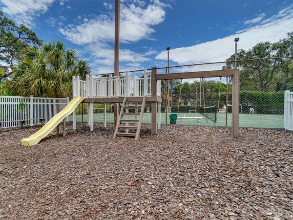 Renovated Vacation Condo in Bradenton 2 Bedrooms Shared Pool