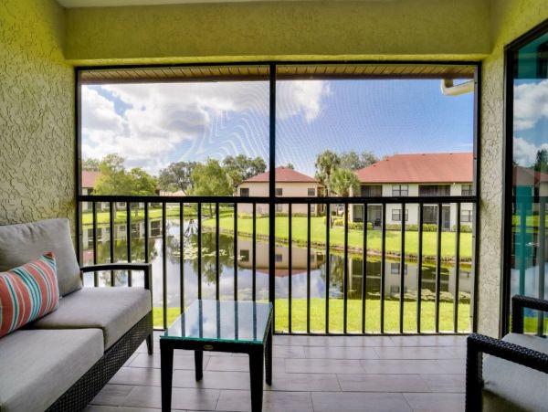 Renovated Vacation Condo in Bradenton 2 Bedrooms Shared Pool