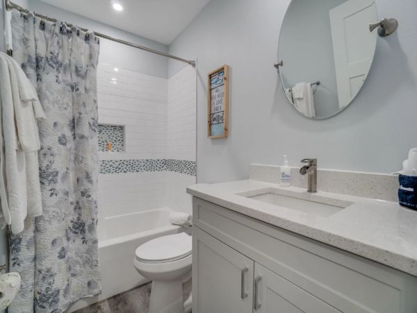 Renovated Vacation Condo in Bradenton 2 Bedrooms Shared Pool