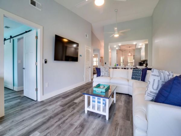 Renovated Vacation Condo in Bradenton 2 Bedrooms Shared Pool