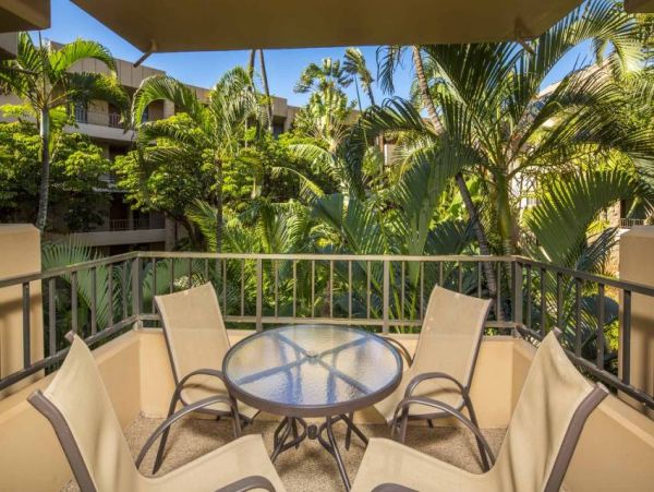 One Bedroom Vacation Condo Located on Beach 4 Guests