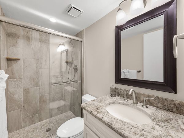 Beachfront Bliss - Spacious 2 Bedroom Condo with Gulf Views, Steps to Sand
