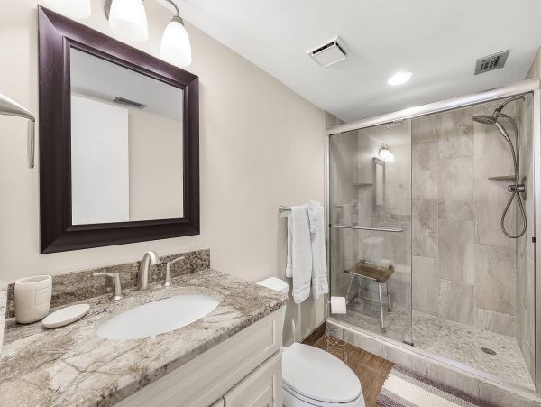Beachfront Bliss - Spacious 2 Bedroom Condo with Gulf Views, Steps to Sand