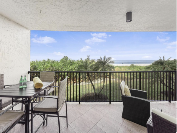 Beachfront Bliss - Spacious 2 Bedroom Condo with Gulf Views, Steps to Sand