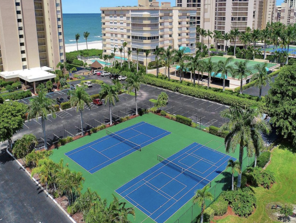 Beachfront Bliss - Spacious 2 Bedroom Condo with Gulf Views, Steps to Sand