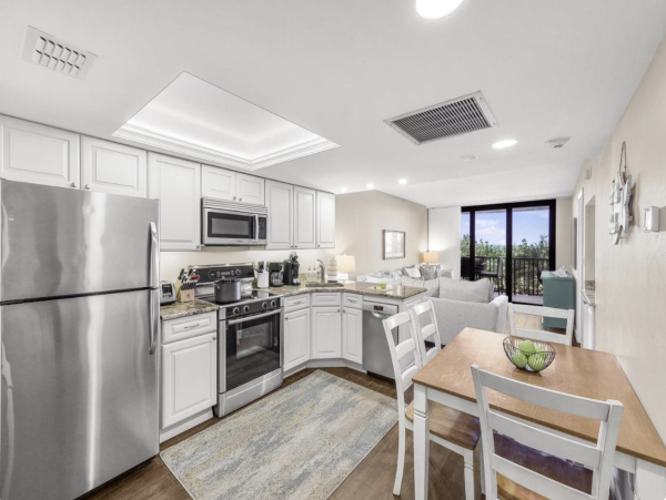 Beachfront Bliss - Spacious 2 Bedroom Condo with Gulf Views, Steps to Sand