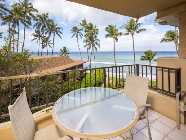 Gorgeous One Bedroom Vacation Condo in Lahaina Sleeps 4