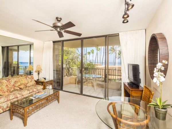 Gorgeous One Bedroom Vacation Condo in Lahaina Sleeps 4