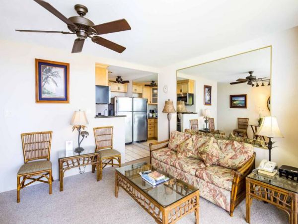 Gorgeous One Bedroom Vacation Condo in Lahaina Sleeps 4