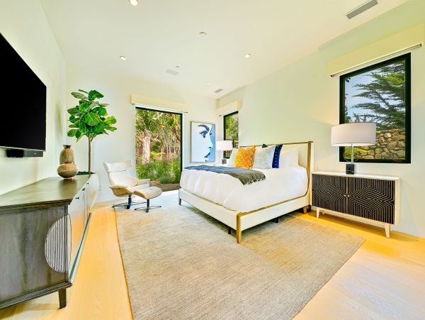 Sensational Luxurious Vacation Home in Malibu 6 Bedrooms