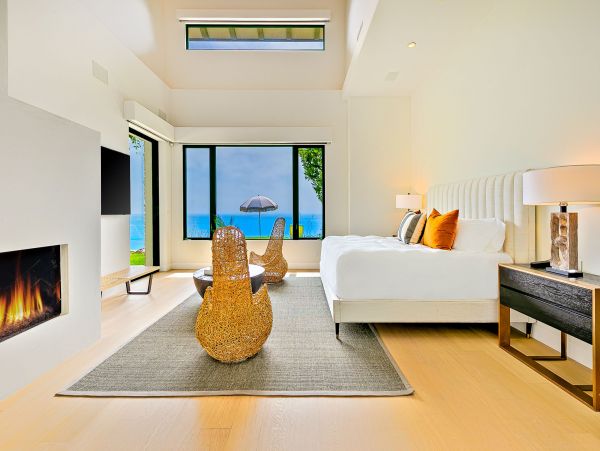 Sensational Luxurious Vacation Home in Malibu 6 Bedrooms