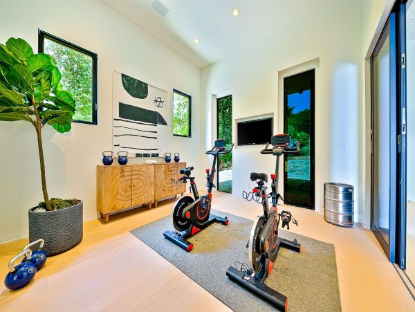 Sensational Luxurious Vacation Home in Malibu 6 Bedrooms