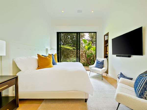 Sensational Luxurious Vacation Home in Malibu 6 Bedrooms
