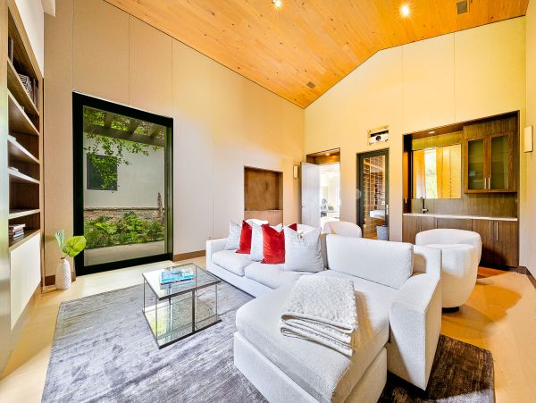 Sensational Luxurious Vacation Home in Malibu 6 Bedrooms
