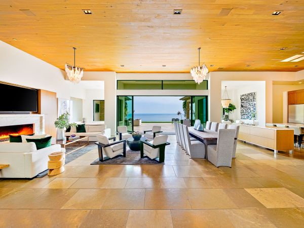 Sensational Luxurious Vacation Home in Malibu 6 Bedrooms
