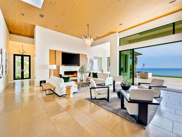Sensational Luxurious Vacation Home in Malibu 6 Bedrooms