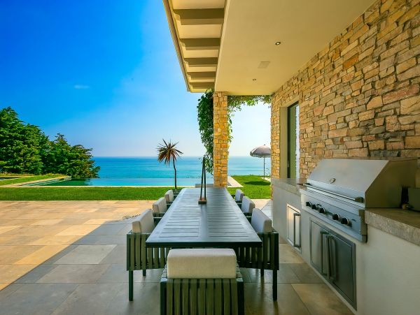 Sensational Luxurious Vacation Home in Malibu 6 Bedrooms