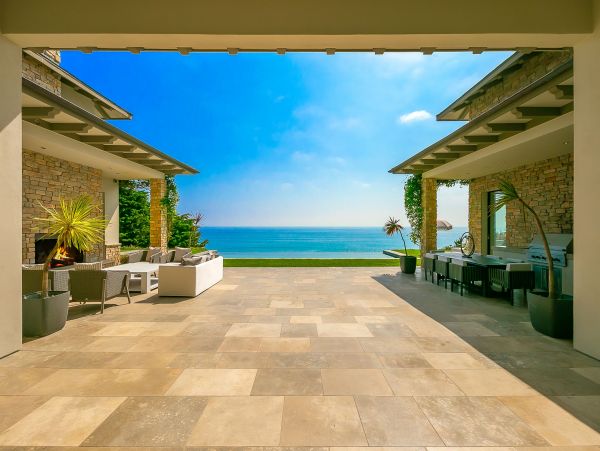 Sensational Luxurious Vacation Home in Malibu 6 Bedrooms
