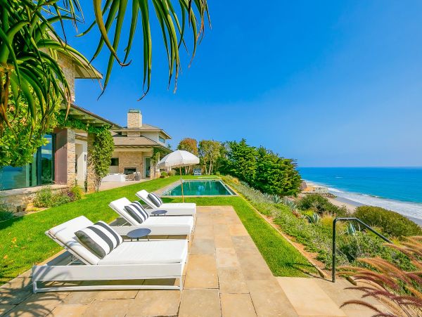 Sensational Luxurious Vacation Home in Malibu 6 Bedrooms