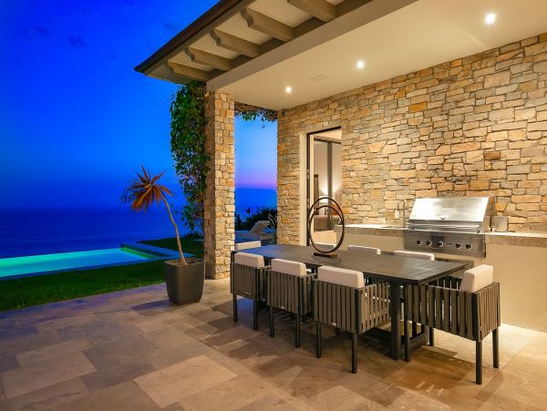 Sensational Luxurious Vacation Home in Malibu 6 Bedrooms