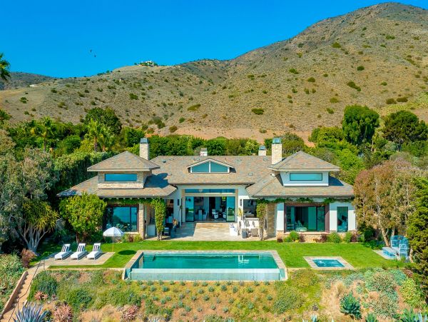 Sensational Luxurious Vacation Home in Malibu 6 Bedrooms