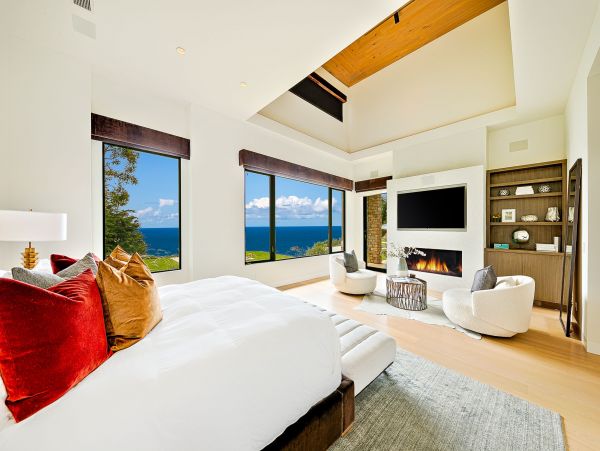 Sensational Luxurious Vacation Home in Malibu 6 Bedrooms