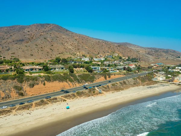 Sensational Luxurious Vacation Home in Malibu 6 Bedrooms