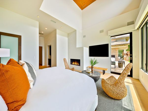 Sensational Luxurious Vacation Home in Malibu 6 Bedrooms