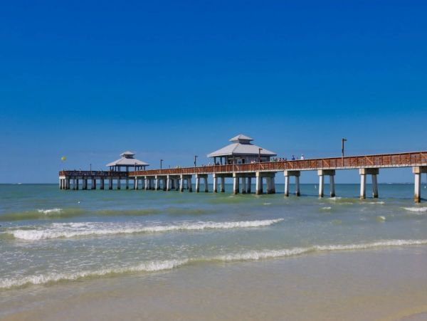 Fort Myers One Bedroom Vacation Condo Right On The Beach
