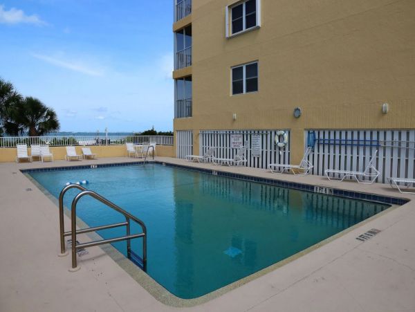 Fort Myers One Bedroom Vacation Condo Right On The Beach