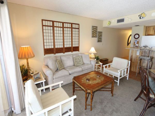 Fort Myers One Bedroom Vacation Condo Right On The Beach