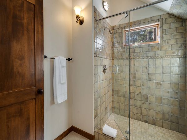 Breckenridge Ski in Ski out Vacation Home Sleeps 18