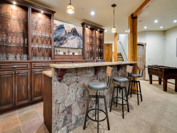 Breckenridge Ski in Ski out Vacation Home Sleeps 18