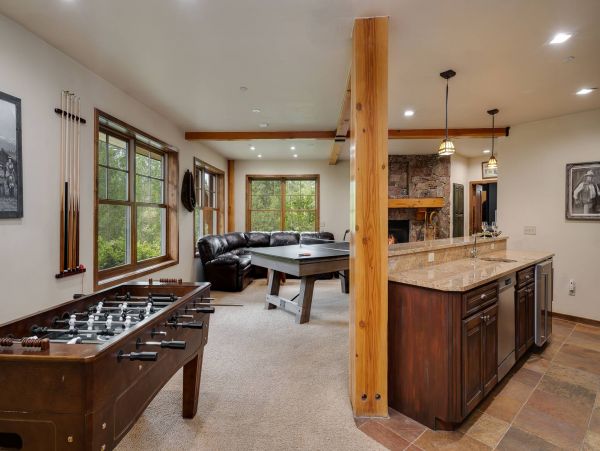 Breckenridge Ski in Ski out Vacation Home Sleeps 18