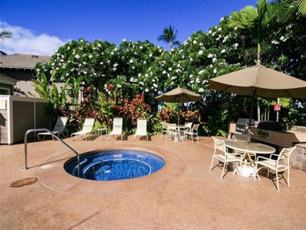Updated Three Bedroom Vacation Condo in Wailea Walk To Beach