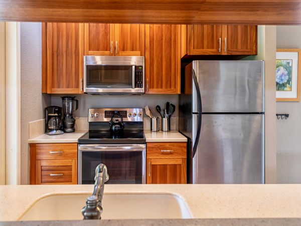 Updated Three Bedroom Vacation Condo in Wailea Walk To Beach