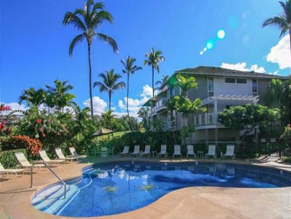 Updated Three Bedroom Vacation Condo in Wailea Walk To Beach