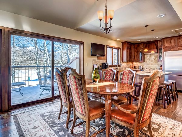 Luxury 4 Bedroom Vacation Home in Arrowhead Village