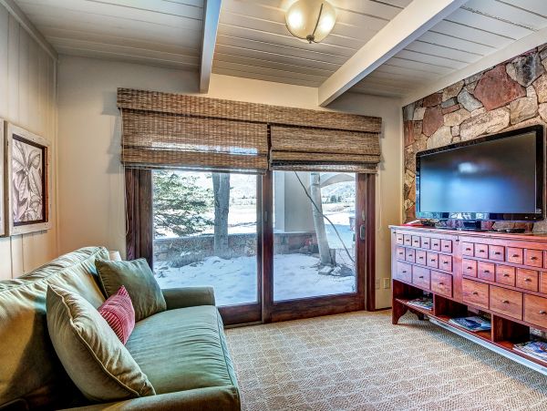 Luxury 4 Bedroom Vacation Home in Arrowhead Village
