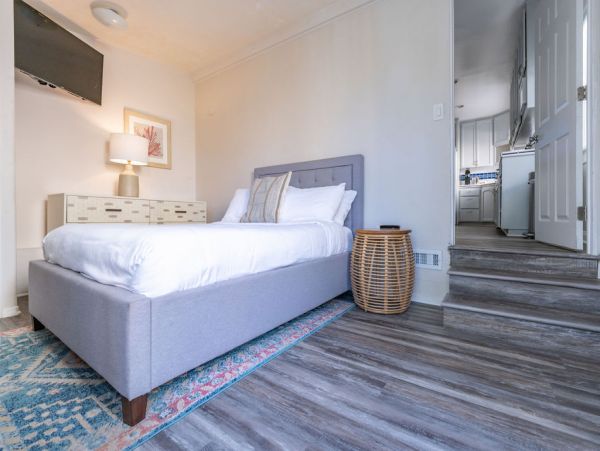 Luxury 3 Bedroom Vacation Home in La Jolla Sleeps 10 Guests