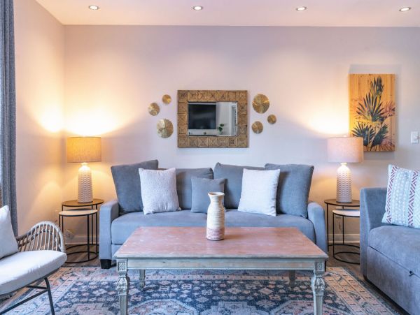 Luxury 3 Bedroom Vacation Home in La Jolla Sleeps 10 Guests