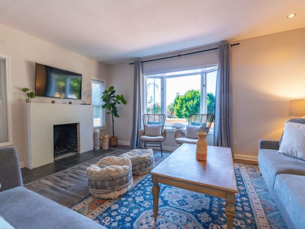 Luxury 3 Bedroom Vacation Home in La Jolla Sleeps 10 Guests