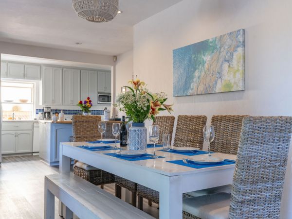 Luxury 3 Bedroom Vacation Home in La Jolla Sleeps 10 Guests