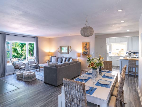 Luxury 3 Bedroom Vacation Home in La Jolla Sleeps 10 Guests