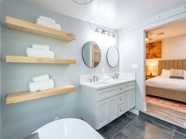 Luxury 3 Bedroom Vacation Home in La Jolla Sleeps 10 Guests