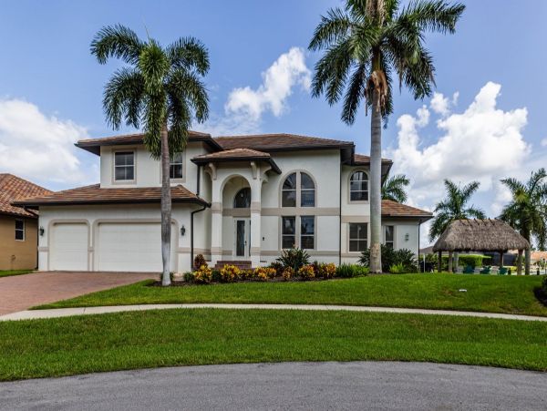 Luxury Vacation Home in Marco Island with Boat Dock