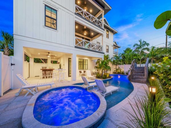 Siesta Key Luxury Vacation Rental - Gulf Coast Family Villa
