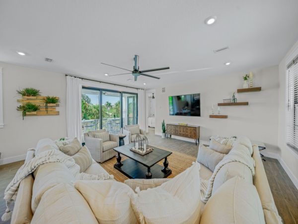 Siesta Key Luxury Vacation Rental - Gulf Coast Family Villa