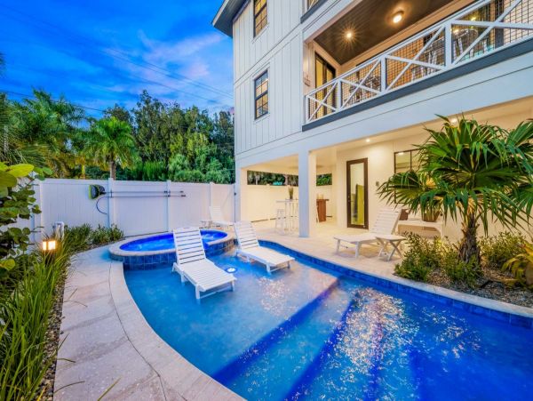 Siesta Key Luxury Vacation Rental - Gulf Coast Family Villa